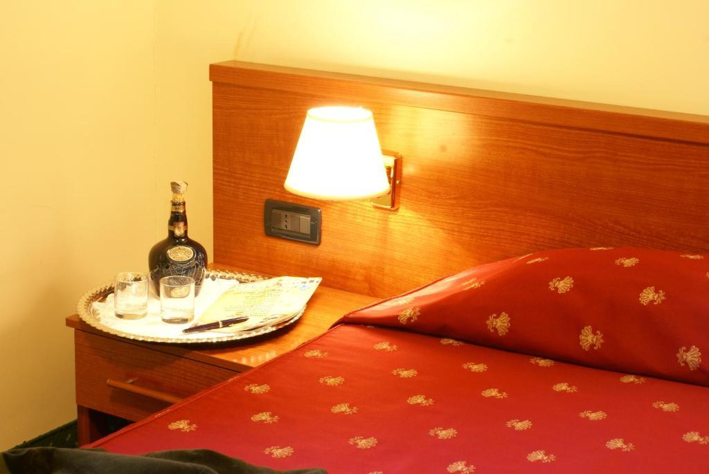Hotel Versailles Rome Room photo