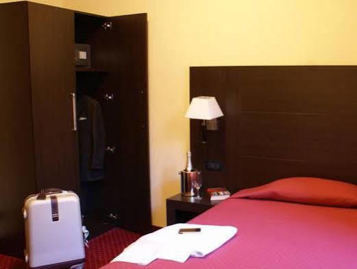 Hotel Versailles Rome Exterior photo